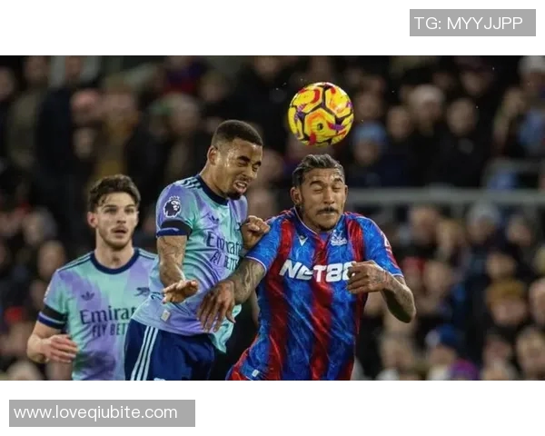 足球明星因腰椎骨折缺席赛季复出计划引发球迷热议与担忧