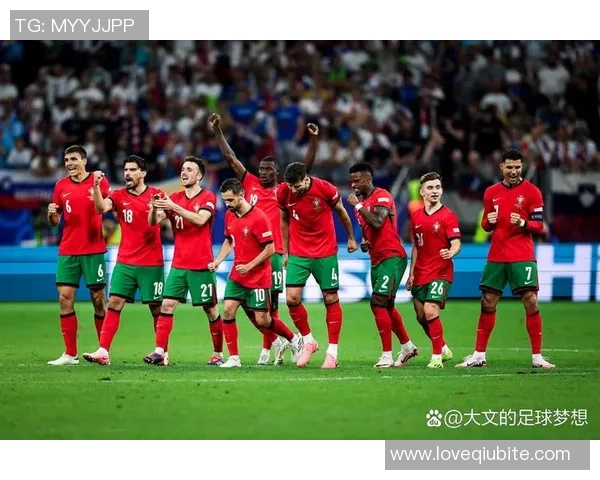 足球明星泪水背后的故事与情感交织的瞬间回顾 足球明星泪水背后的故事与情感交织的瞬间回顾